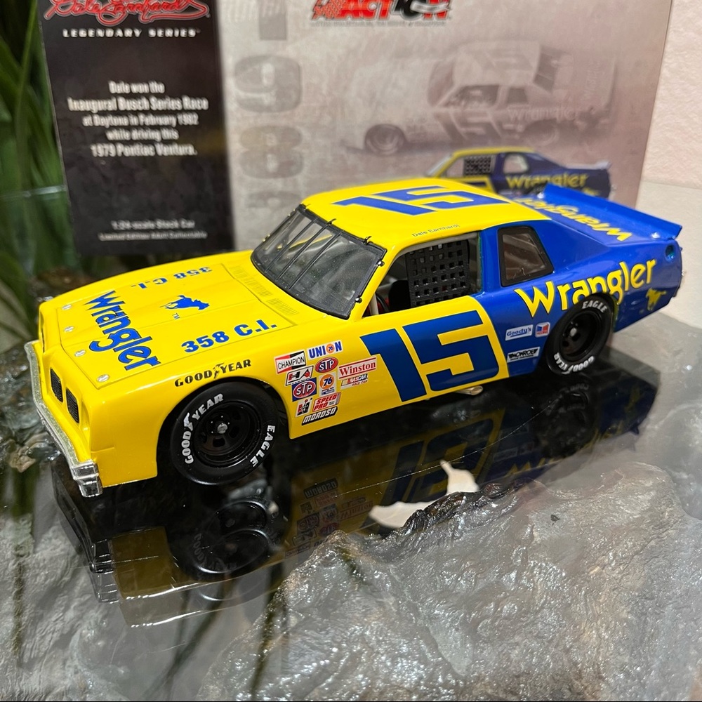 Dale Earnhardt #15 Wrangler 1979 Pontiac Ventura 1:24… - Gem